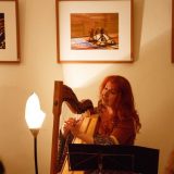 Bettina Schröter an der Böhmischen Harfe